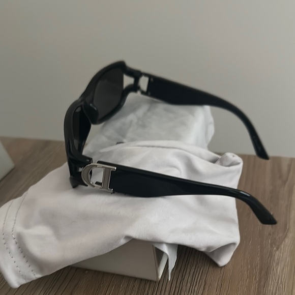 Dior women’s  Sunglasses in Black - Picture 2 of 4